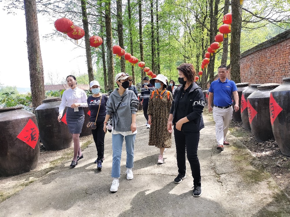 品双雄醉，享艺术人生，襄阳市知名艺术家走进石花双雄醉